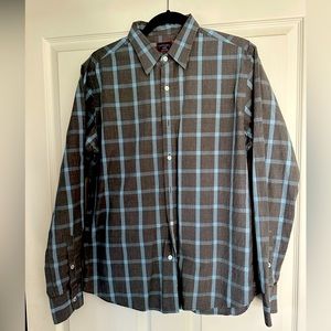 Untuckit Mens Large, Slim fit  long sleeve button down plaid shirt